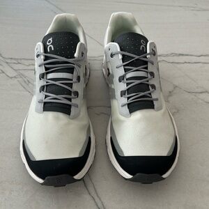 Men’s OnCloud running shoes. Size 12. Great condition.